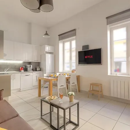 Appartement Charmand Et Cosy Avec Emplacement Idéal