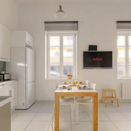 Charmand Et Cosy Avec Emplacement Idéal